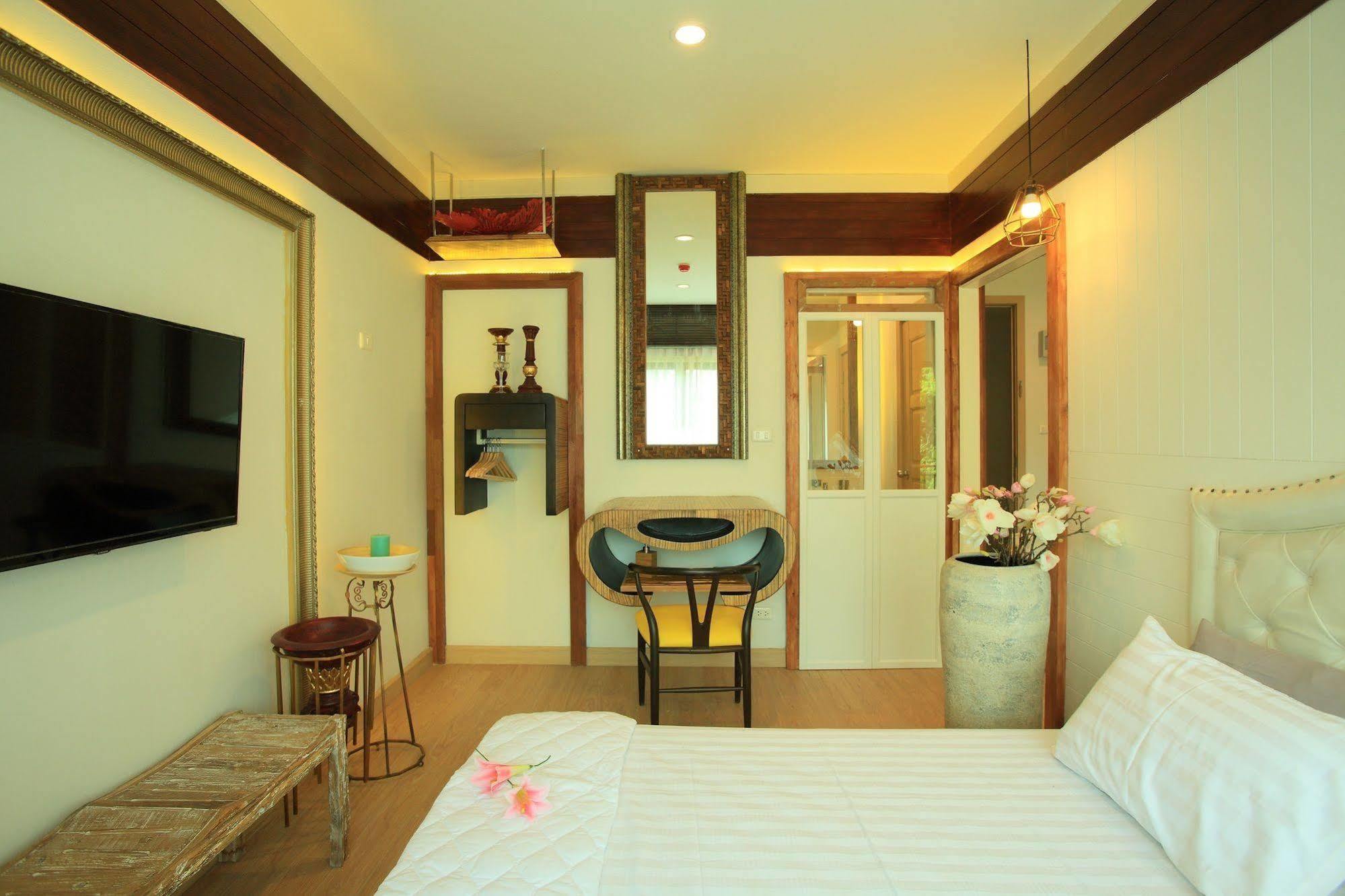 Icheck Inn Trams Square Chiang Mai Exterior foto